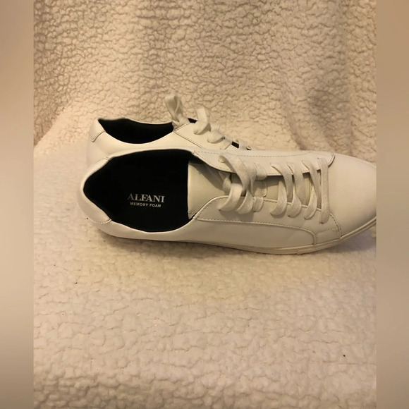 Alfani Men’s White Sneakers - Great condition - Size 11.5 - Picture 11 of 12